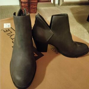Women's booties